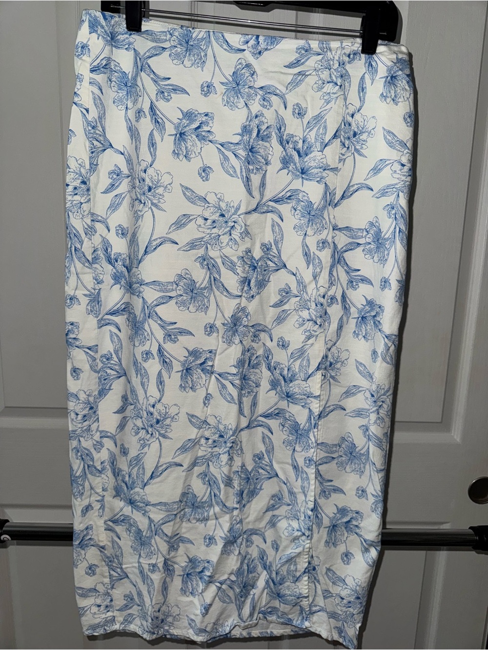 A New Day Blue Floral Pencil Skirt - White & Blue